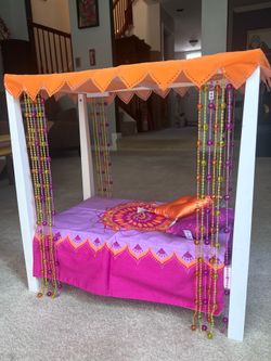 American Girl Doll - Julie Canopy Bed