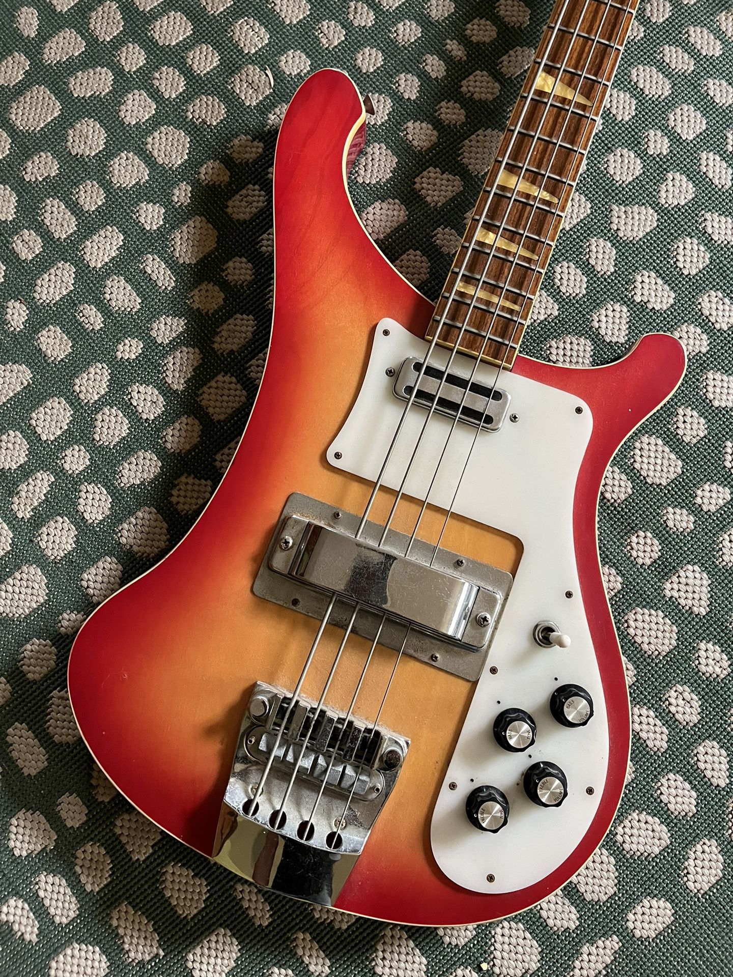 Aria Pro II RB 750 Marlboro Rickenbacker Bass Copy