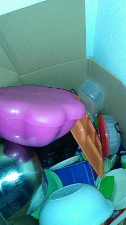 Free Tupperware and other dishes