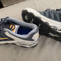 Brand New Nike Reax Size 8