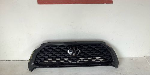 2022 2026 Toyota Corolla Cross grille (8)