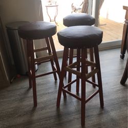 3 Bar Stools 
