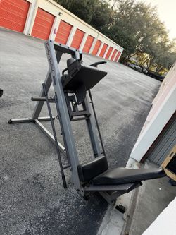 Leg Press/ Hack Squat