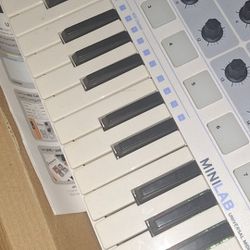 Arturia MiniLab MIDI 25-note keyboard controller