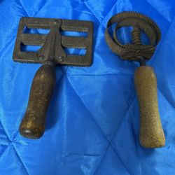  Antique Horse Grooming Curry Comb Brush and Round