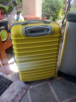 Luke brand new Spinner Luggage 29in only 15 Firm LOOK MY POST ALOT ITEM TO SEE
