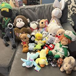 Lot Of Stuffed Animals -plush