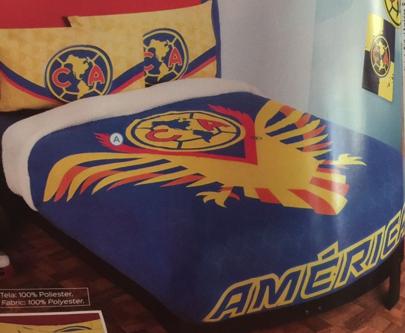 Cobija del América con borrega talla matrimonial