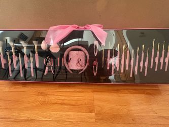 Pink glitz and glam brush set