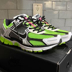 Electric Green Vomero Size 11
