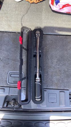 Husky 50 ft. / lbs. to 250 ft. / lbs. 1/2 in. Drive Torque Wrench