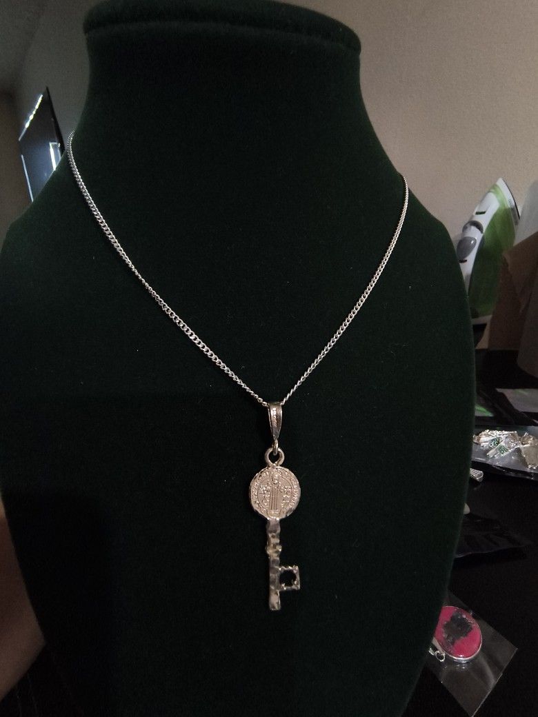 Cadena Con Llave De San Benito Plata 925