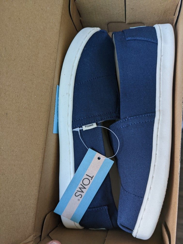 Blue Toms Shoes Size 4 Youth