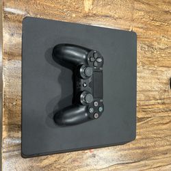 PS4 SLIM (WITH CONTROLLER AND POWER CORD)