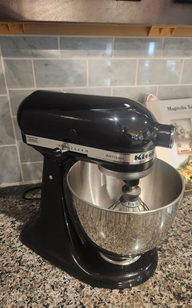 Kitchen Aid 5 Quart Mixer