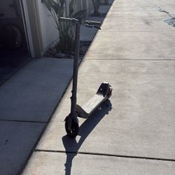 Phonthom GOGO Scooter (15mph!!!) (NEED GONE)