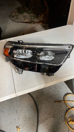Ford Explorer 2021-2024 passenger side headlight