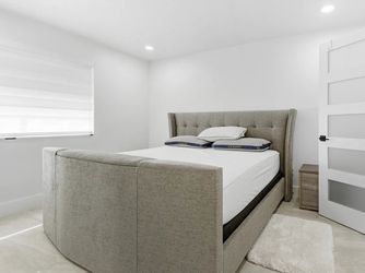 Cama California King con TV Oculto INCLUIDO + Colchón Memory Foam + 2 Mesitas Inteligentes ***
