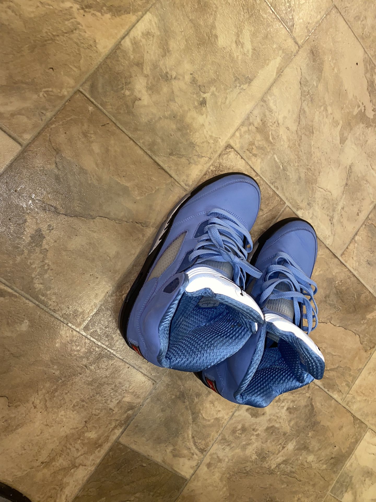 Jordan 5 UNC University Blue Size 10 $