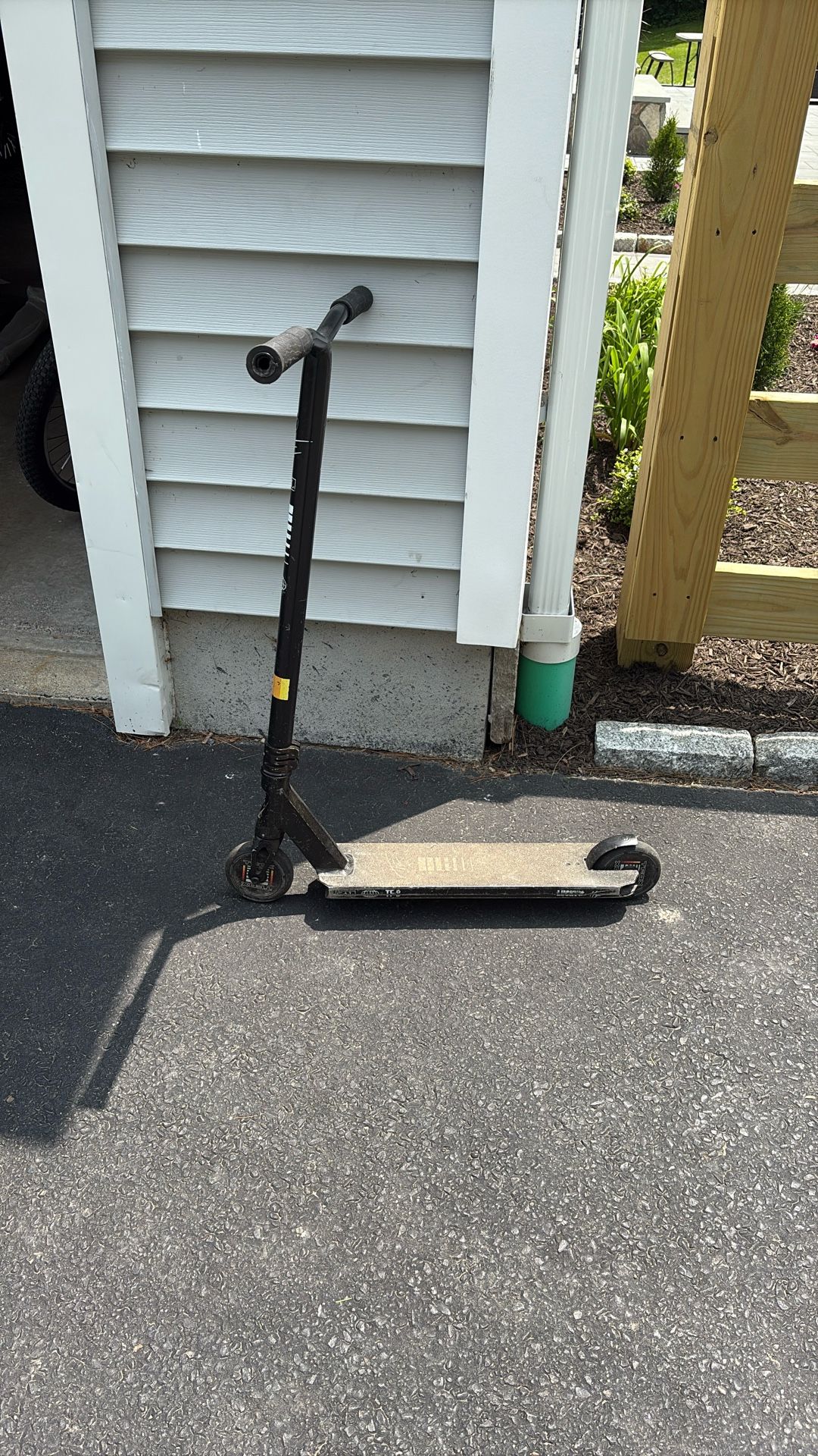 Lucky Brand Scooter