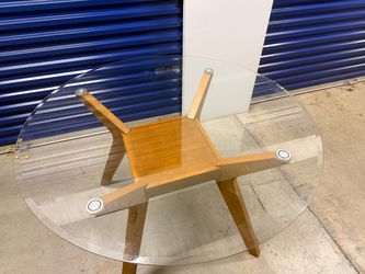 Modern Round Glass Dining Table – Wood Base