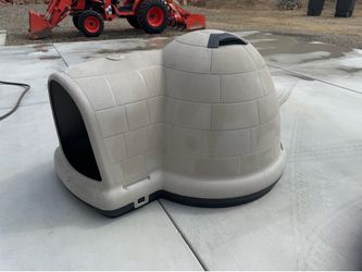 XL dog igloo