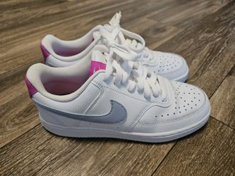 Nike Shoe Womens Size 7