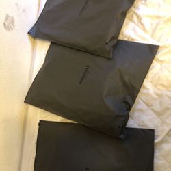 ESSENTIALS SHIRTS SIZES (S,M,L 