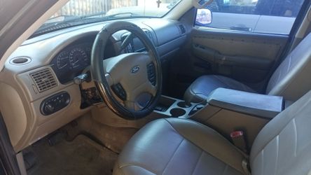 2002 Ford Explorer