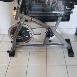 Bicycle stationary exercise By L now