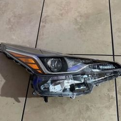 Toyota Prius headlight 