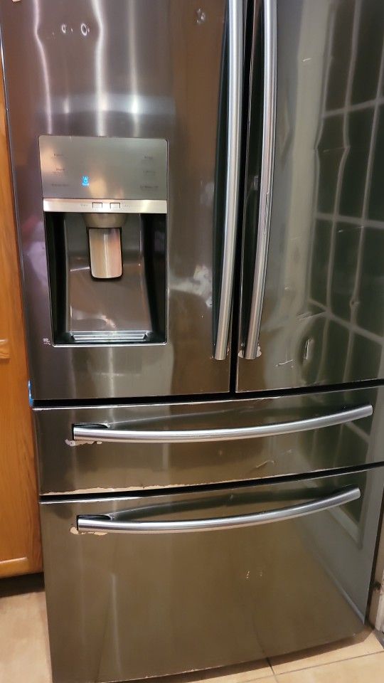 We repair refrigerators 