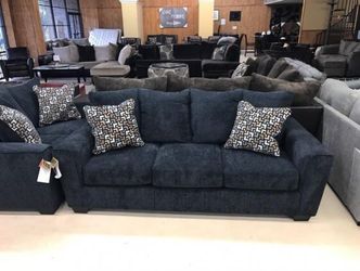 Living room cozy couch and love seat set!