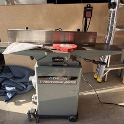 Delta Jointer w/ Rolling Base - Needs To Go