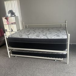 Full Size Day Bed—twin Trundle 
