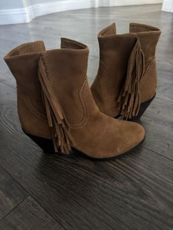 BRAND NEW SAM EDELMAN TAN SUEDE FRINGE BOOTIE 