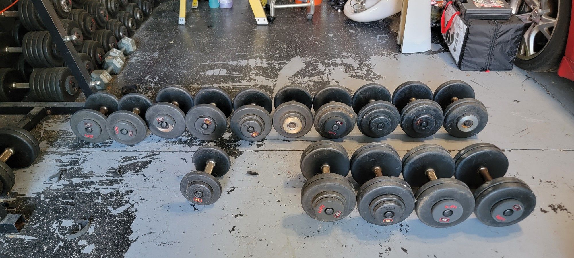 Dumbbell set: 20-50lbs