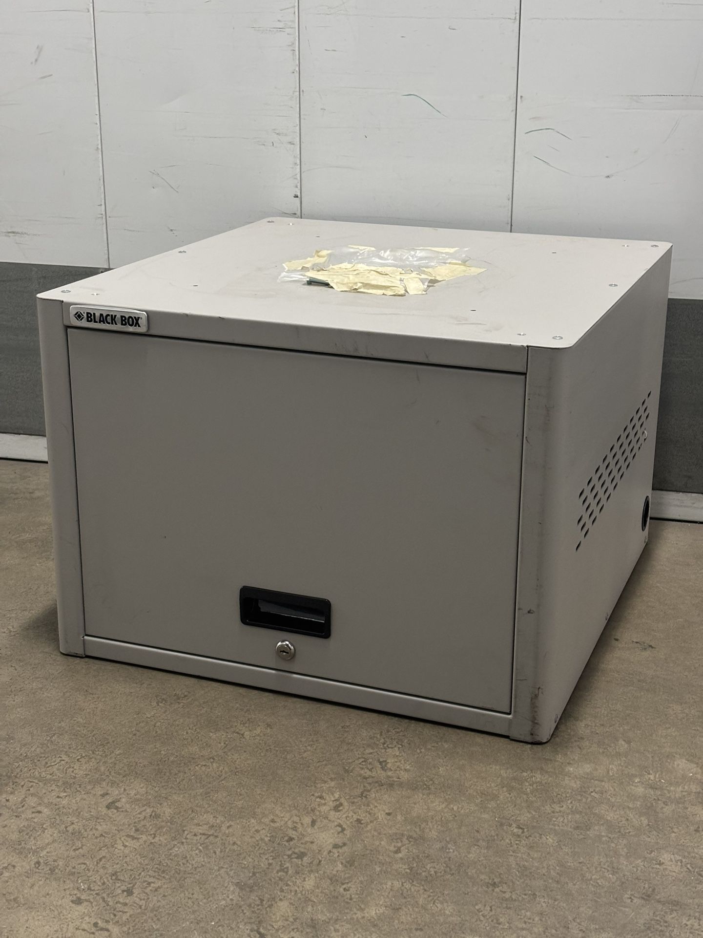 BlackBox UD10KP 10-Unit iPad, Chromebook Tablet, & Laptop Locker