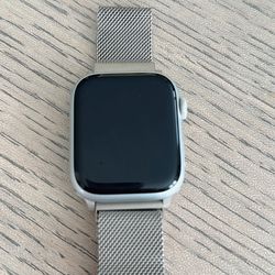 Apple Watch Series 8 [GPS, 45mm]