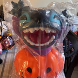 STITCH HALLOWEEN DECOR.