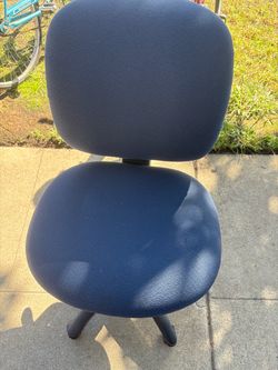 OFFICE CHAIR