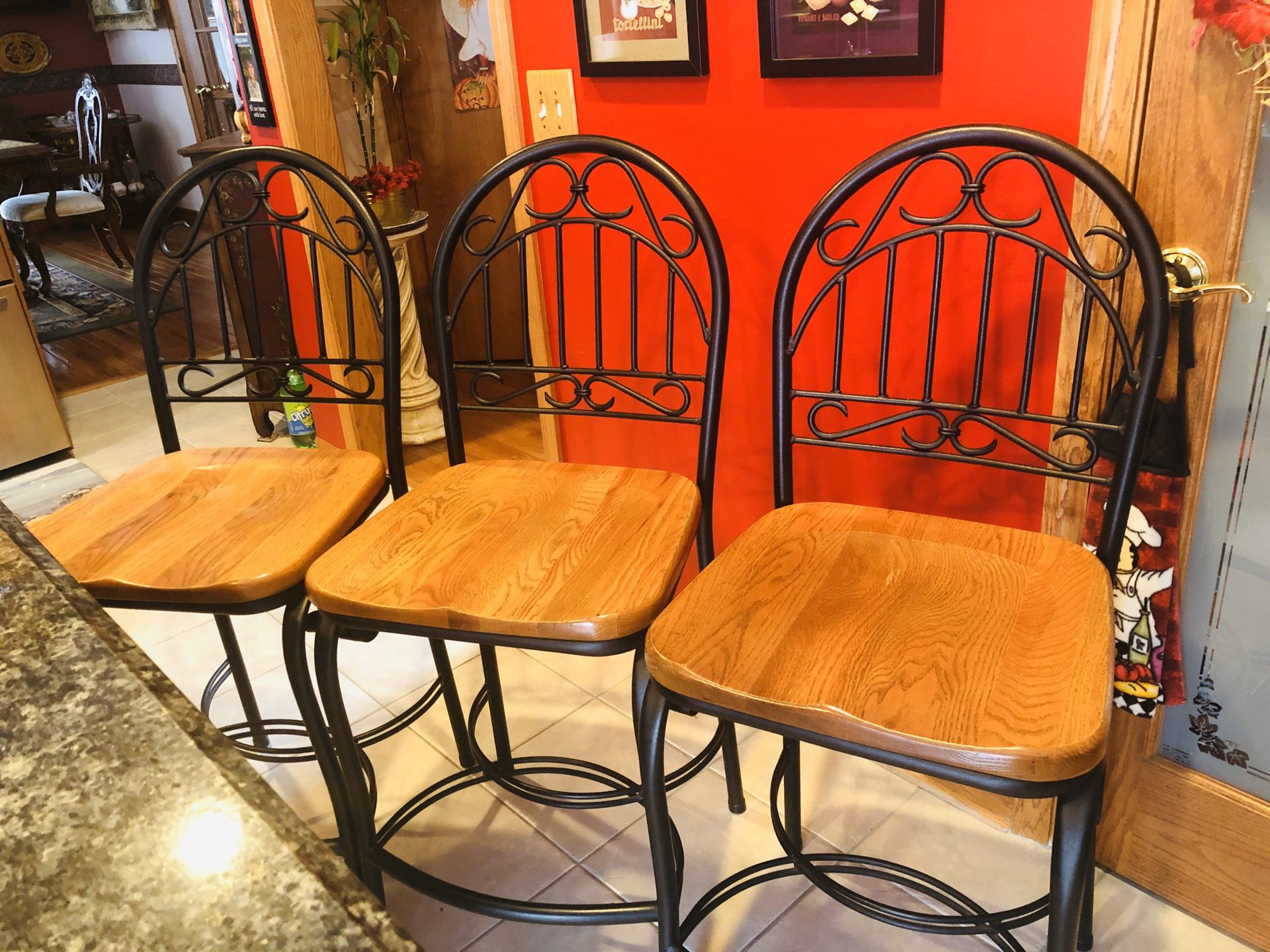 3 bar stools