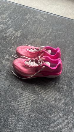 GT CUT basketball shoes pink