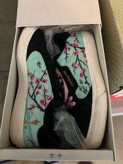 Adidas continental vulc Arizona Tea size 10
