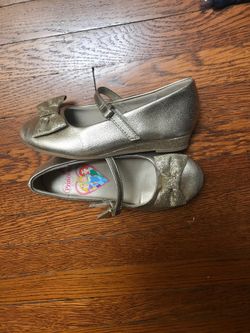 Gold girl dress shoes