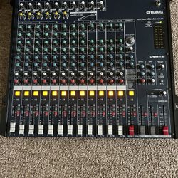 Yamaha Mixer MG166cx USB 
