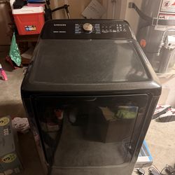 Samsung 7.4 cu. ft. Smart Electric Dryer with Steam Sanitize+ – Used, Excellent Condition