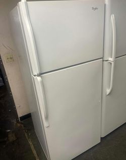 Whirlpool Top Mount Refrigerator, White, Good Condition with Adjustable Shelves