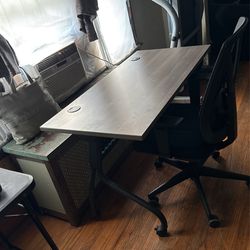 Table and chair set NEED GONE