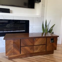 Antique Lane Cedar Hope Chest 